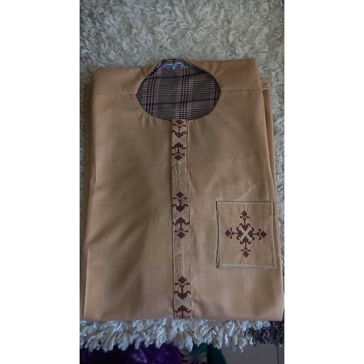 Tunique homme beige en coton lin, élégante et traditionnelle, style artisanal