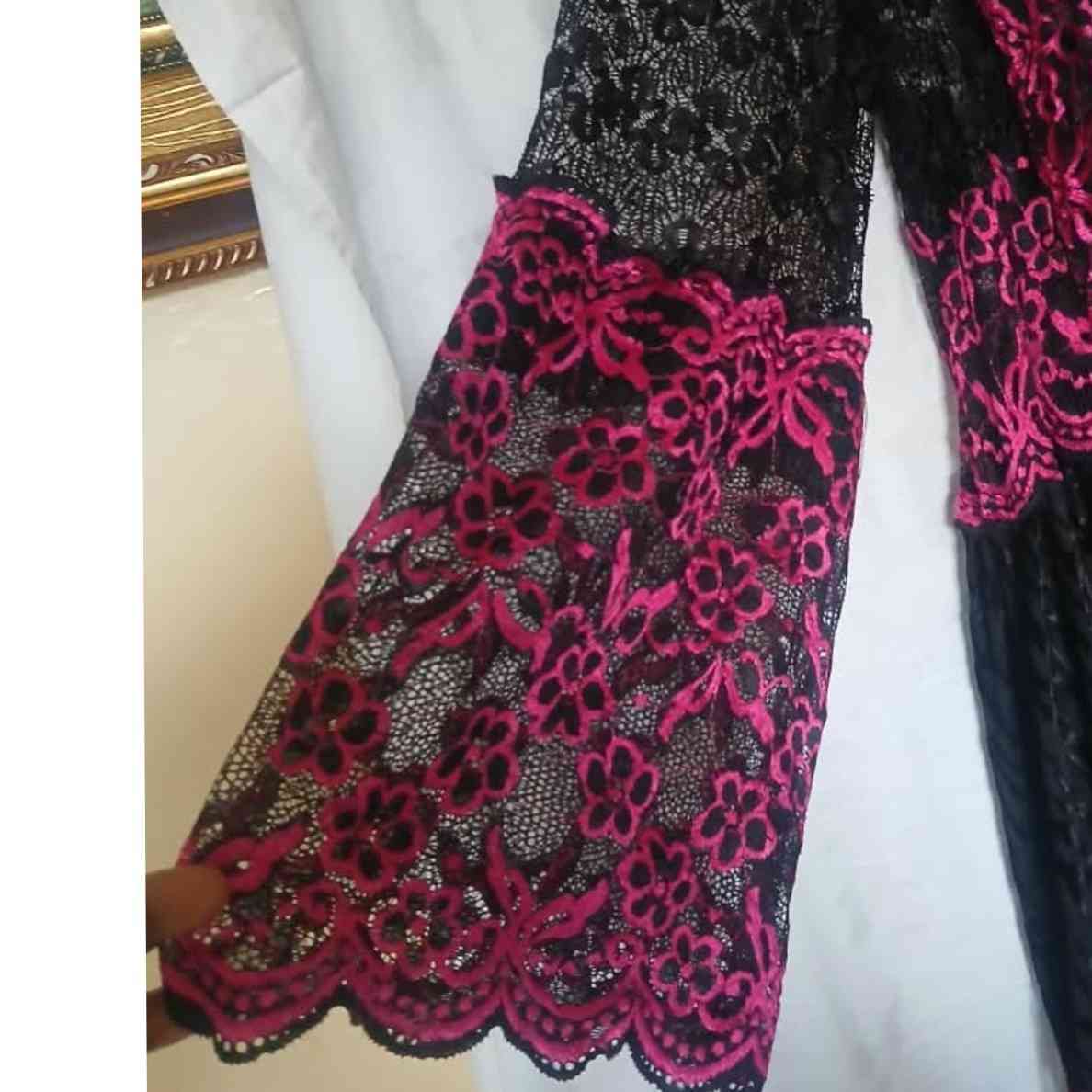 Robe dentelle noire femme longue chic, élégante soirée ou cérémonie