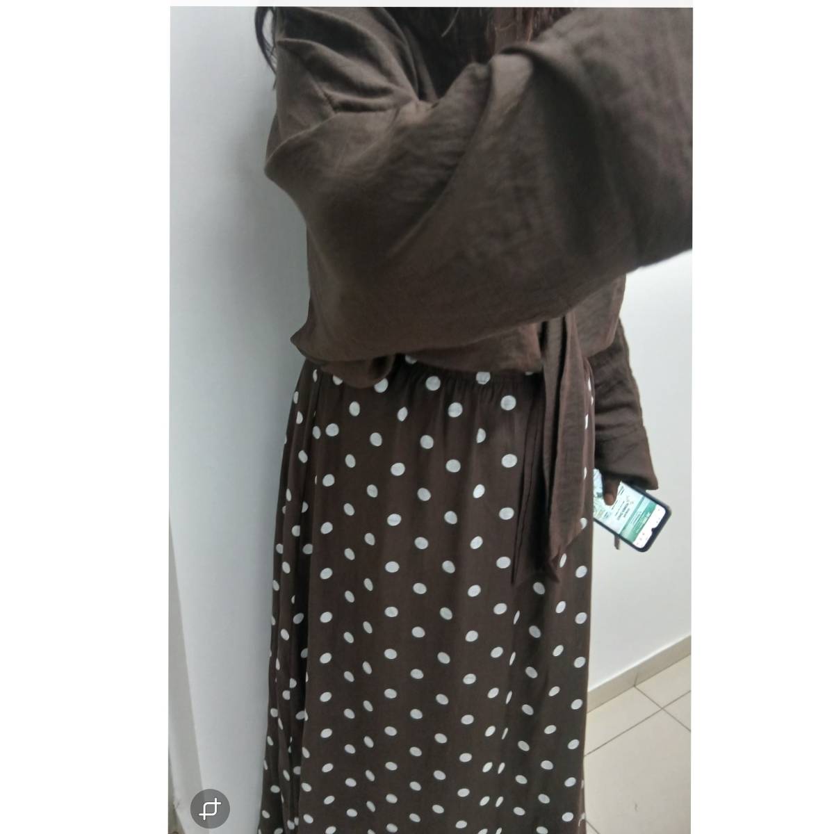 Ensemble femme chemisier et jupe chic à pois, élégant, fluide, multicolore