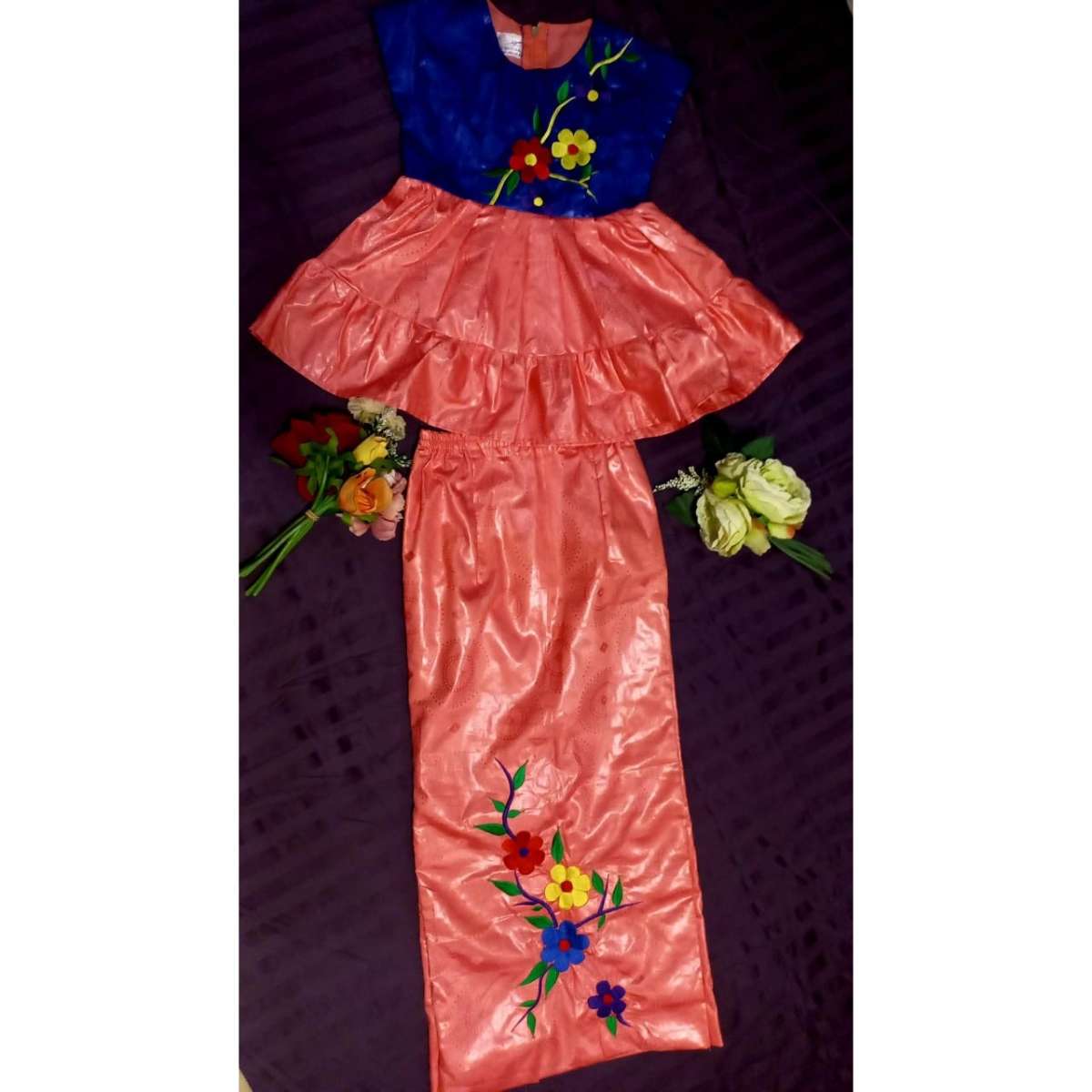Ensemble cérémonie fille 10 ans orange et bleu foncé, jupe et haut floral chic