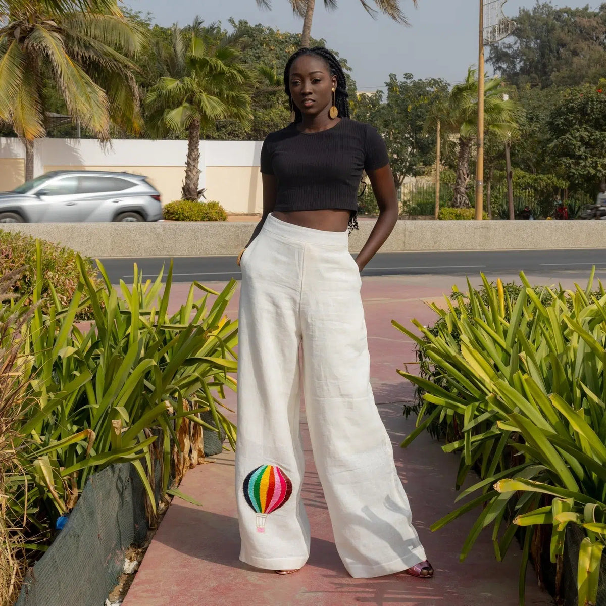Pantalon en Lin Blanc avec Broderie Mongolfière - Élégance et Confort