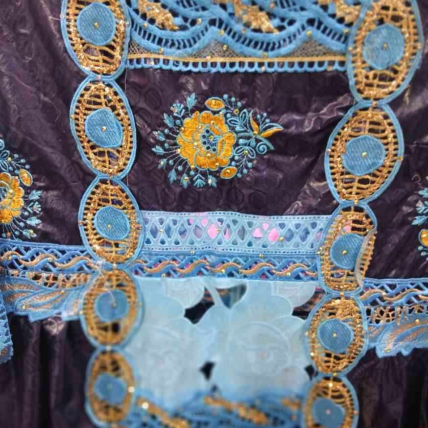 Robe geztner bleu marine brode garnitures bleu turquoise