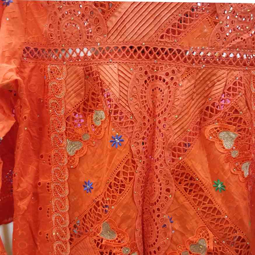 Robe bazin orange dentelle bleue