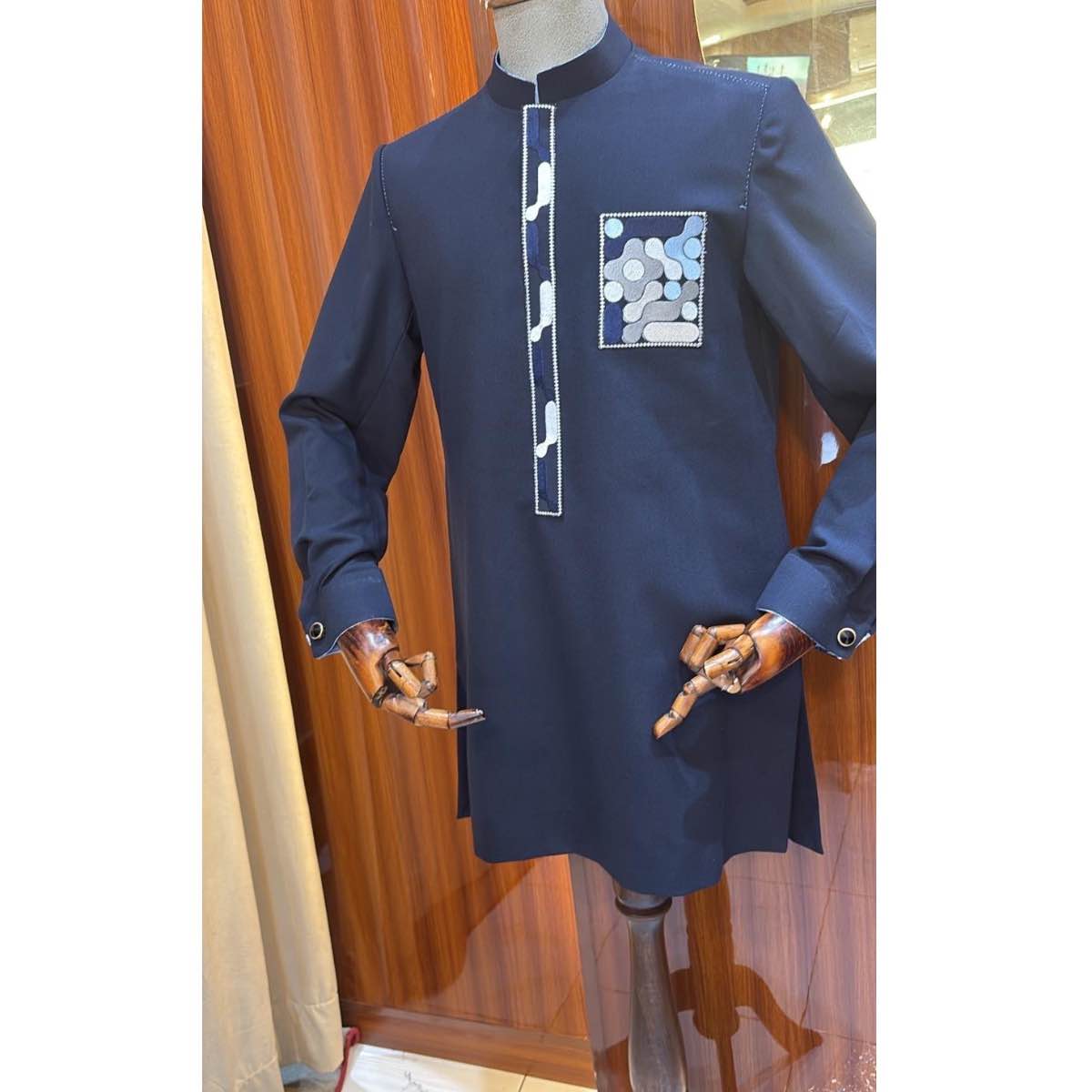 Tunique bleu col mao avec broderie