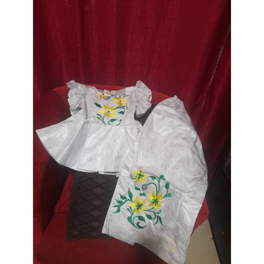 Ensemble bazin fille 7 ans gris clair, tenue africaine cérémonie élégante
