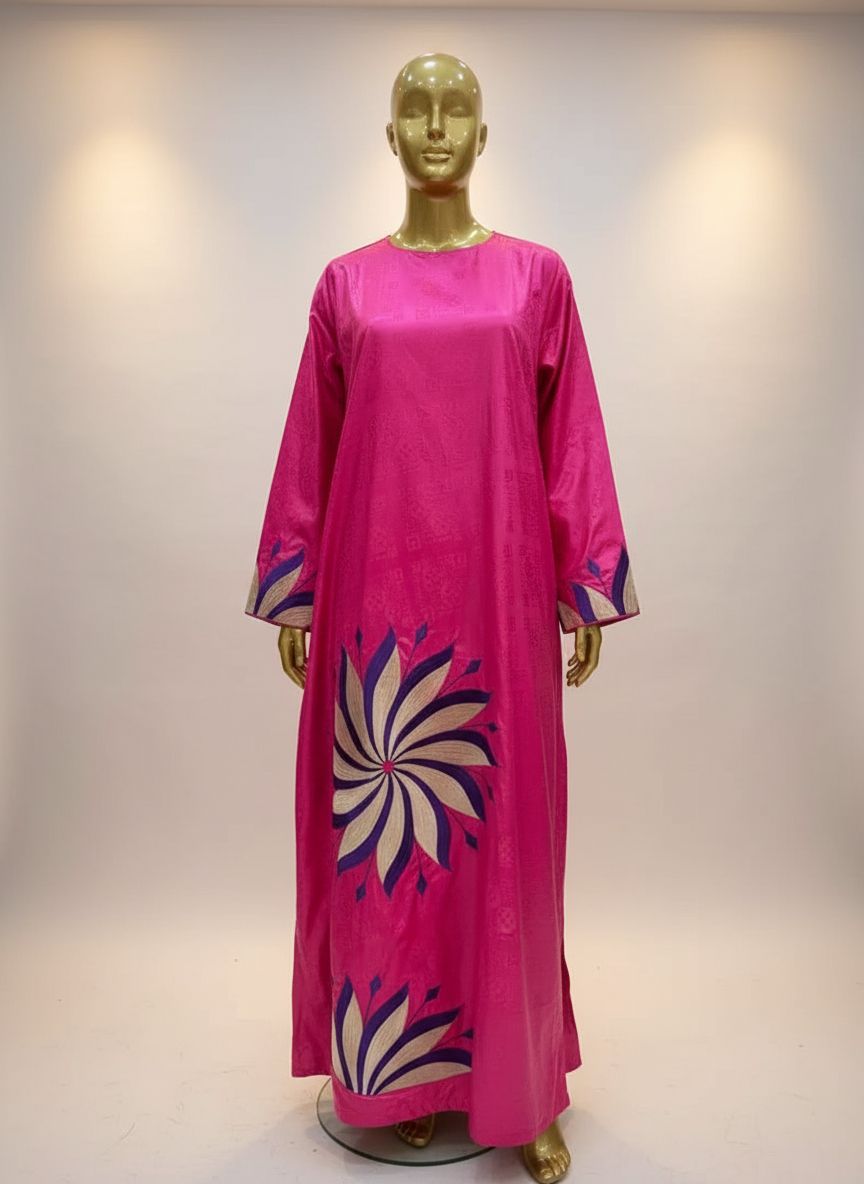 Robe boubou bazin en rose brodé