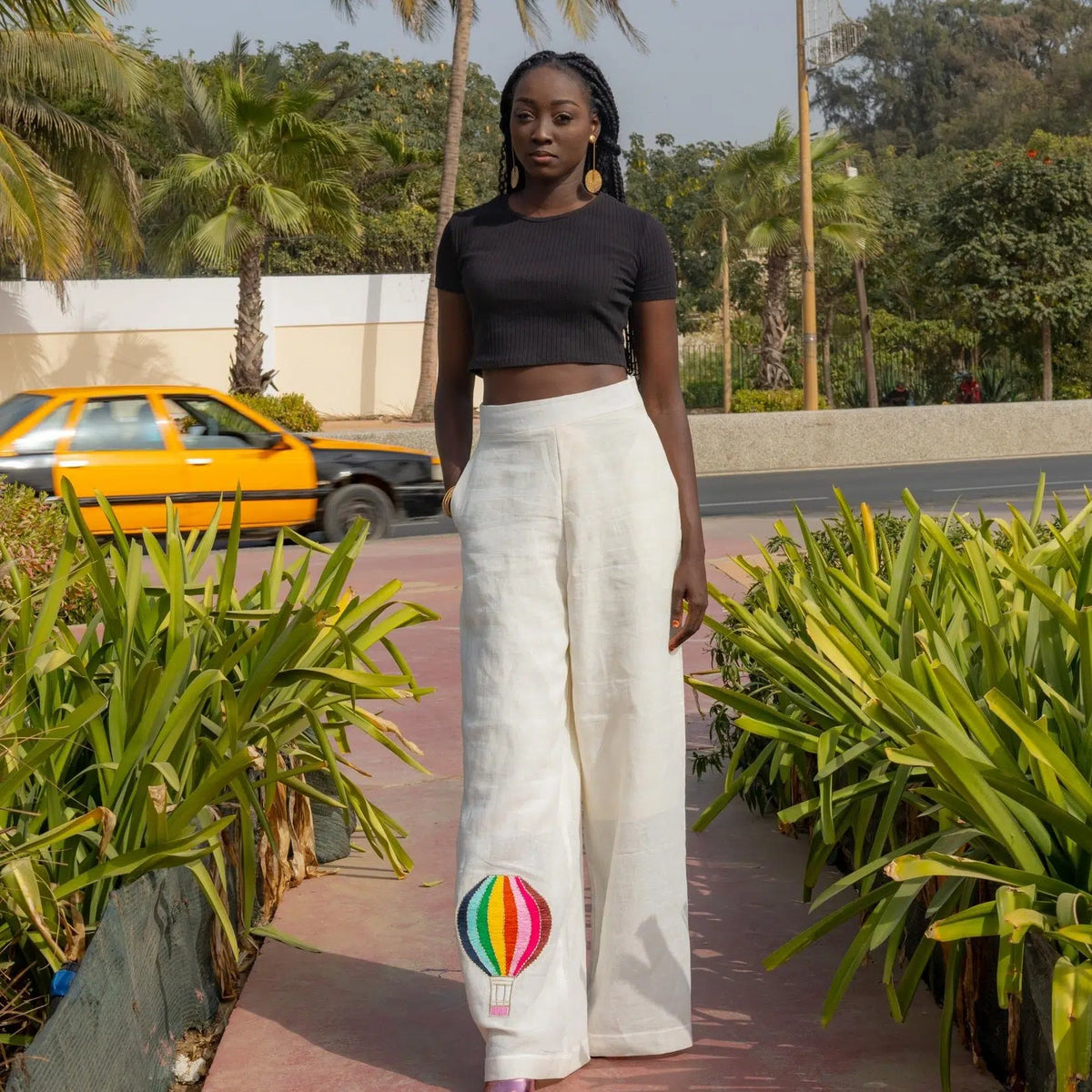 Pantalon en Lin Blanc avec Broderie Mongolfière - Élégance et Confort