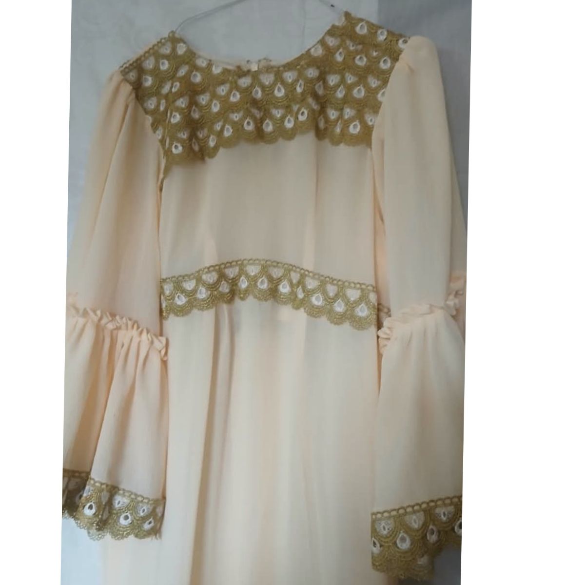 Robe femme en chiffon avec garnitures