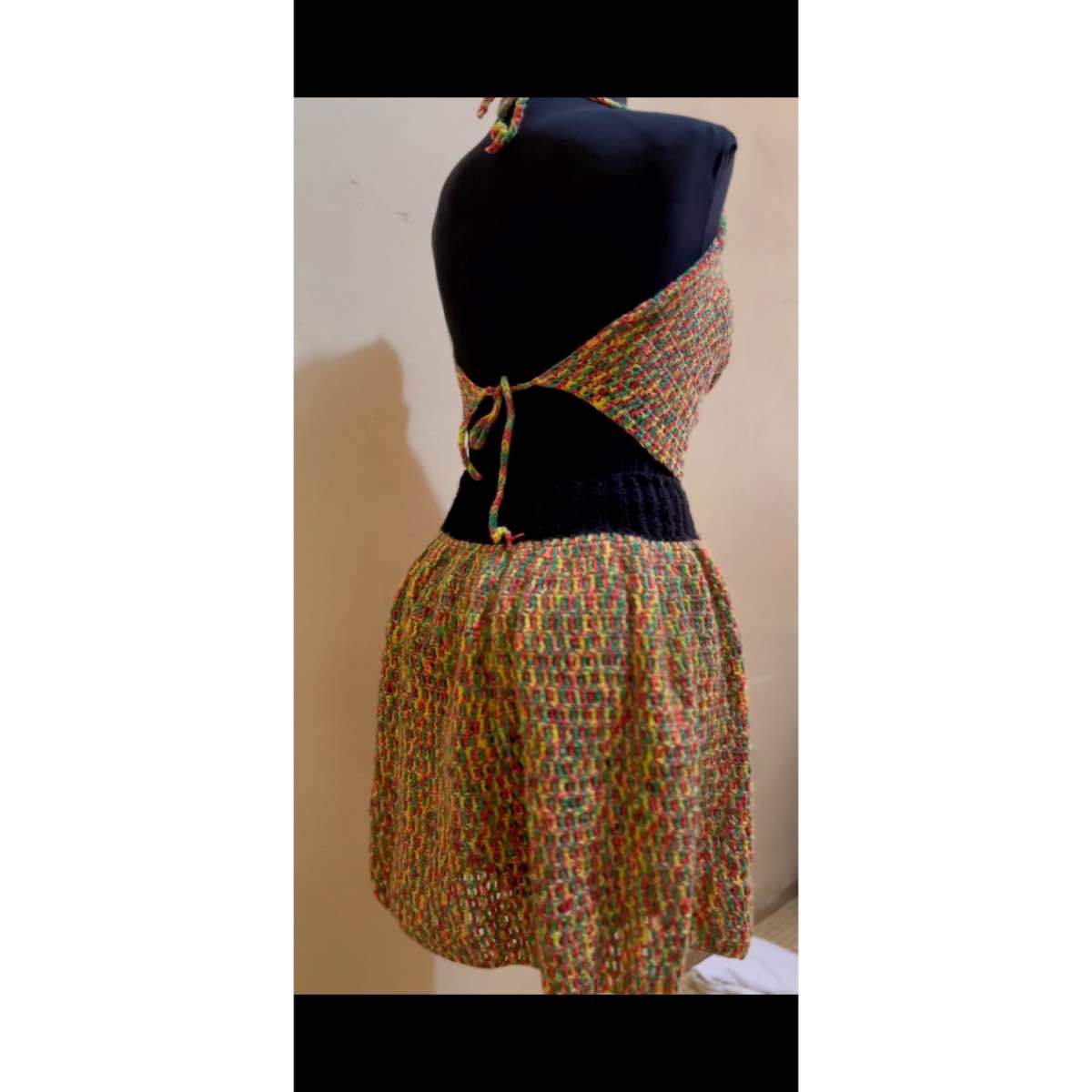 Ensemble jupe et haut crocheté multicolore – tenue bohème chic femme