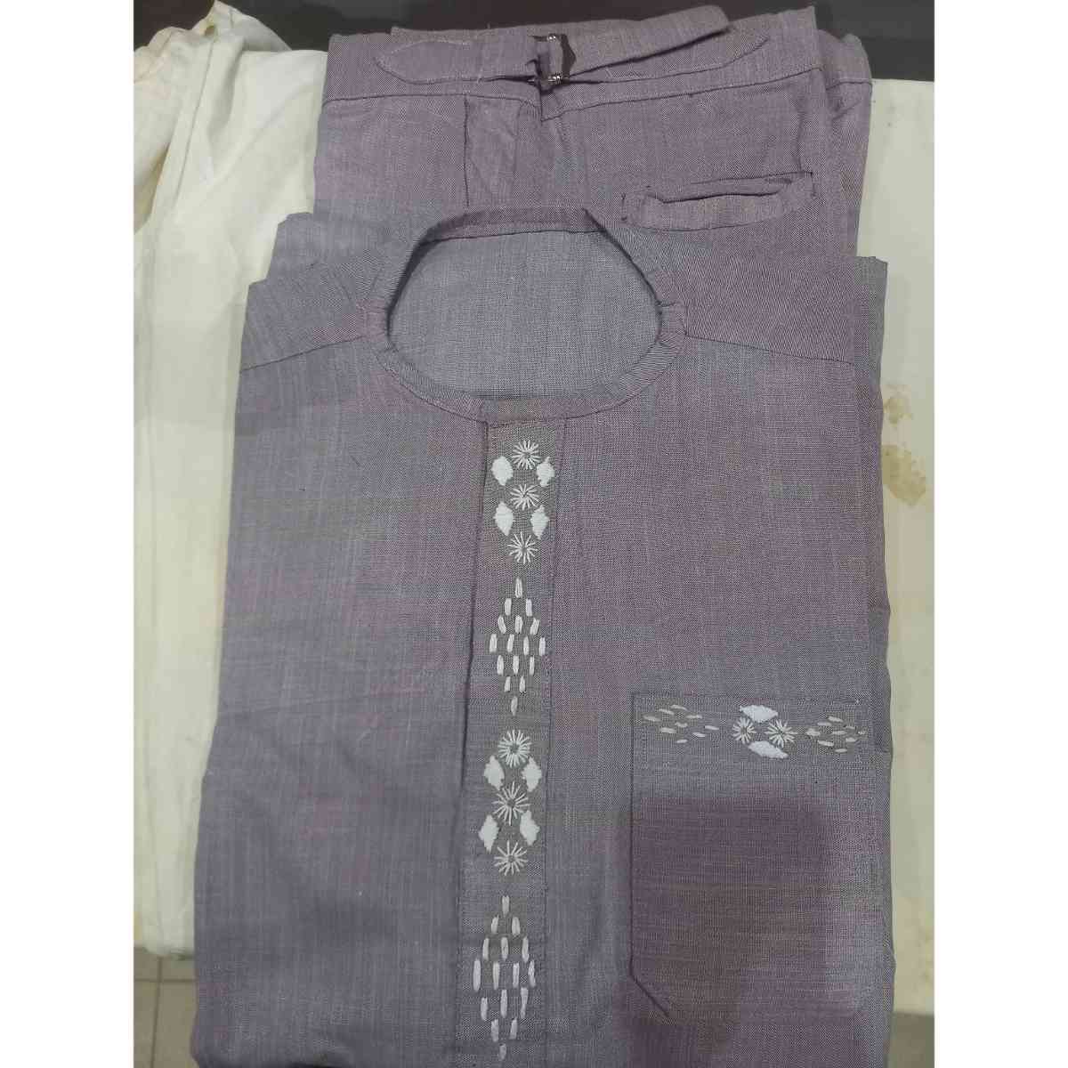 Tenue africaine homme grise chic