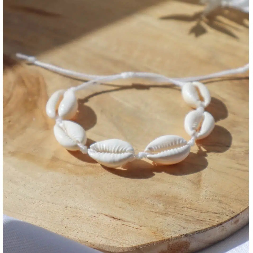 Bracelet cauris pied blanc – Bijou de cheville coquillage, style bohème