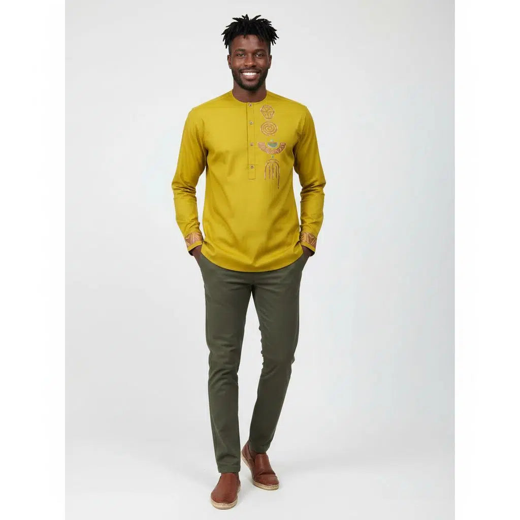 Chemise jaune homme motifs artistiques en coton léger avec un col simple