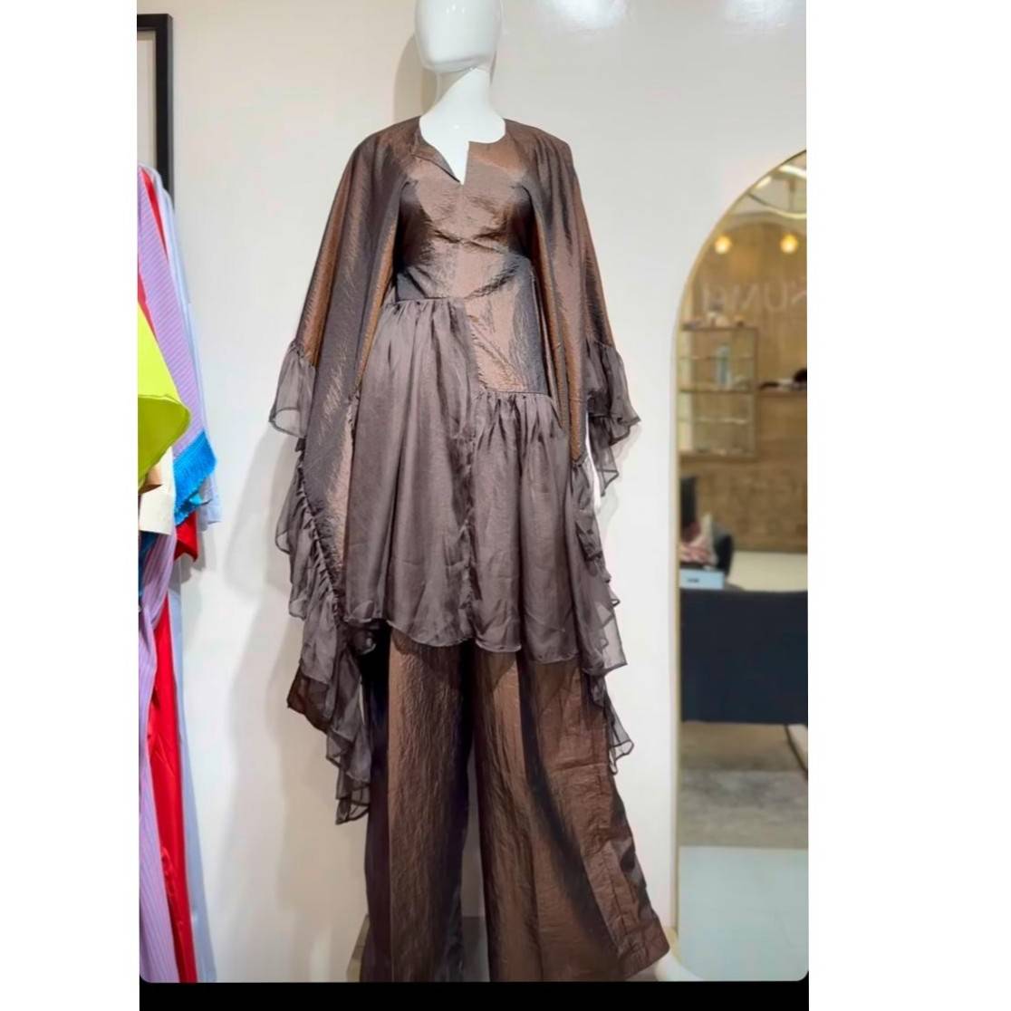 Boubou femme élégant rouge NUMA, robe longue satinée chic événement