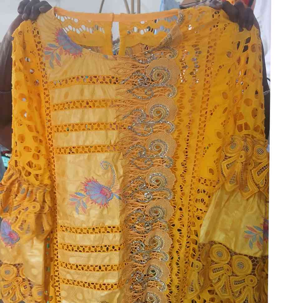 Robe bazin broderie femme élégante, robe africaine cérémonie ou soirée