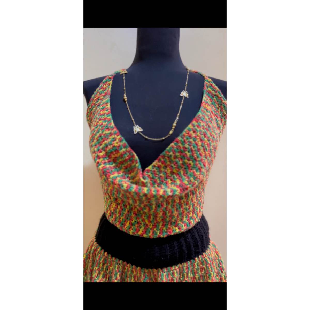 Ensemble jupe et haut crocheté multicolore – tenue bohème chic femme