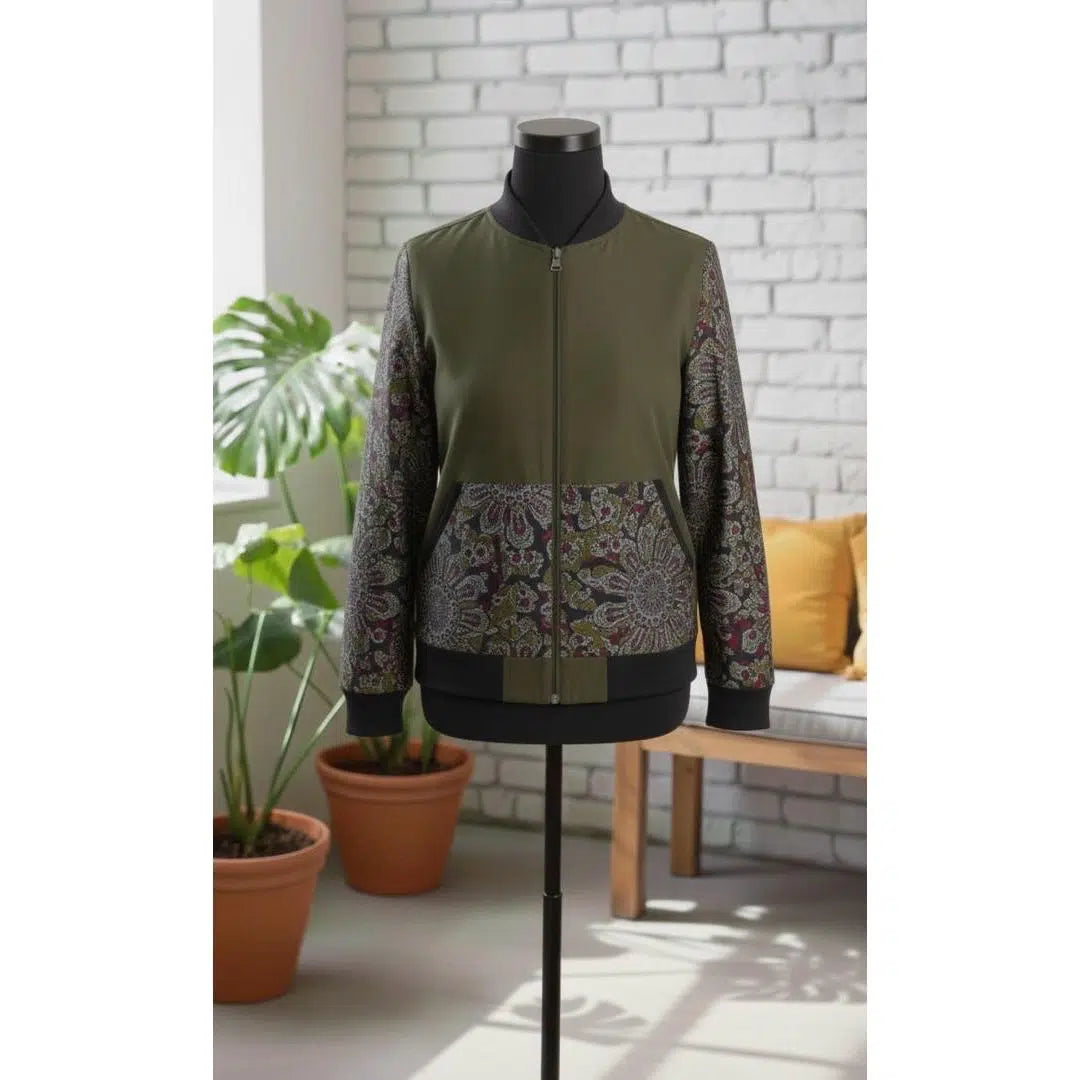 Veste femme wax originale et colorée zippée manches longues avec grands poches