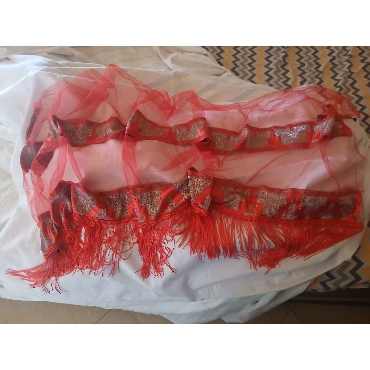 Pagne femme érotique en organza brodé doré, lingerie sexy et élégante