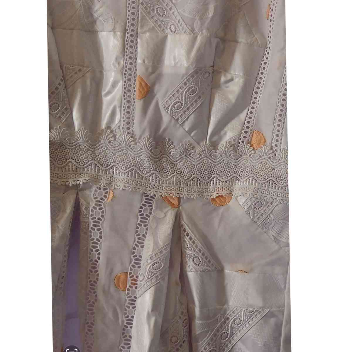 Robe brodée femme élégante blanc saumon , cérémonie et occasions spéciales