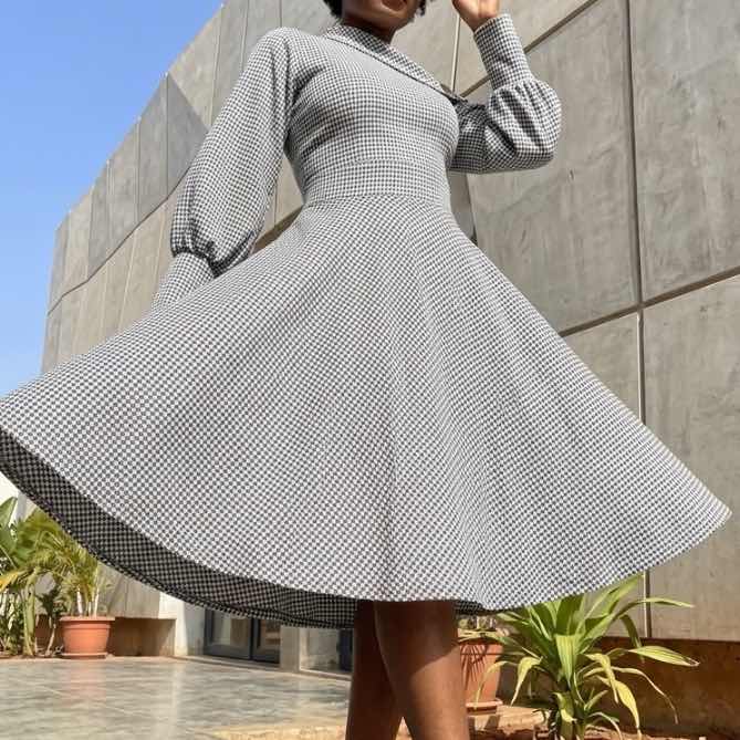 Robe pied-de-poule femme courte chic marron beige, manches ballon élégantes