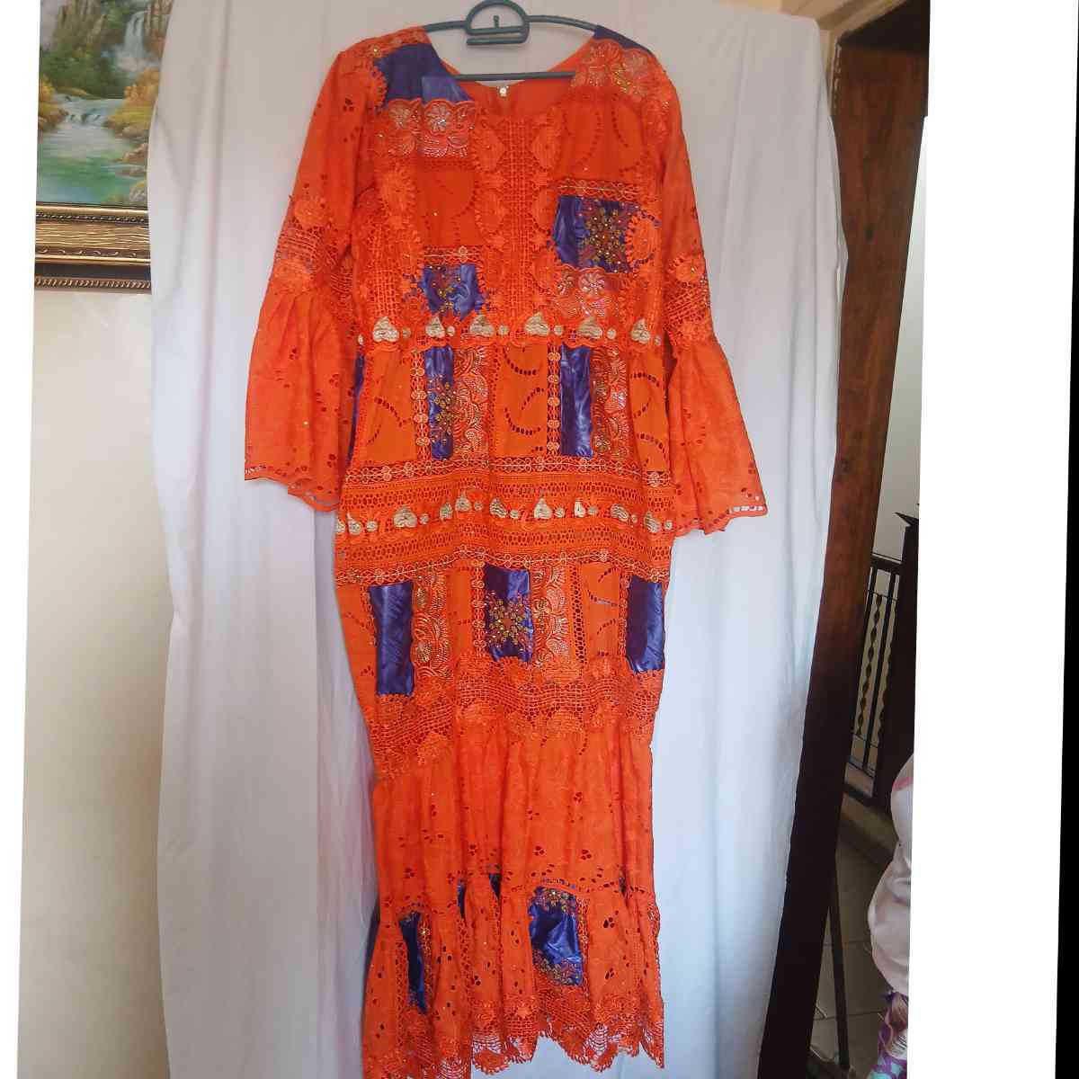 Robe orange bleu brodée femme Geztner élégante cérémonie mariage