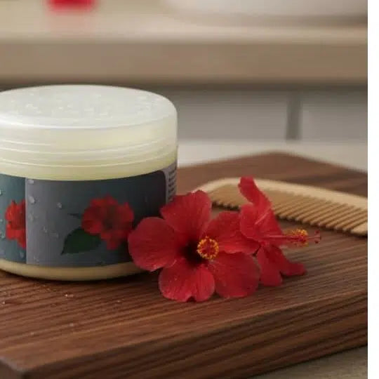 Crème capillaire naturelle hibiscus et karité – Soin nourrissant cheveux secs