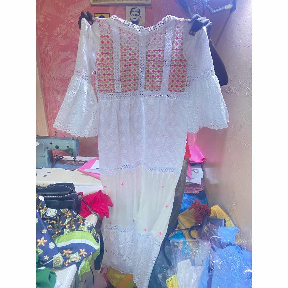 Robe voile brodé femme blanche et rose