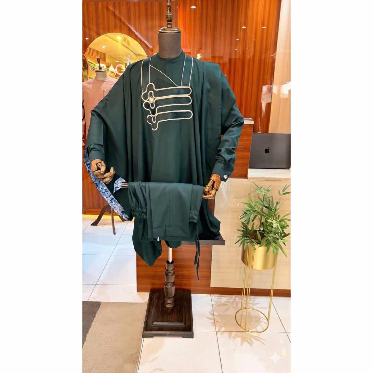 Grand boubou homme brodé vert émeraude, ensemble traditionnel élégant