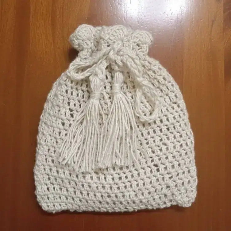 Boucles d'oreilles bohème chic crochet beige fait main et mini bourse assortie