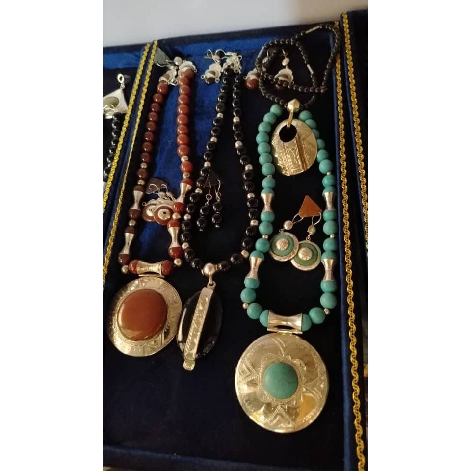 Collier Touareg argent massif et perles africaines – Bijou artisanal femme