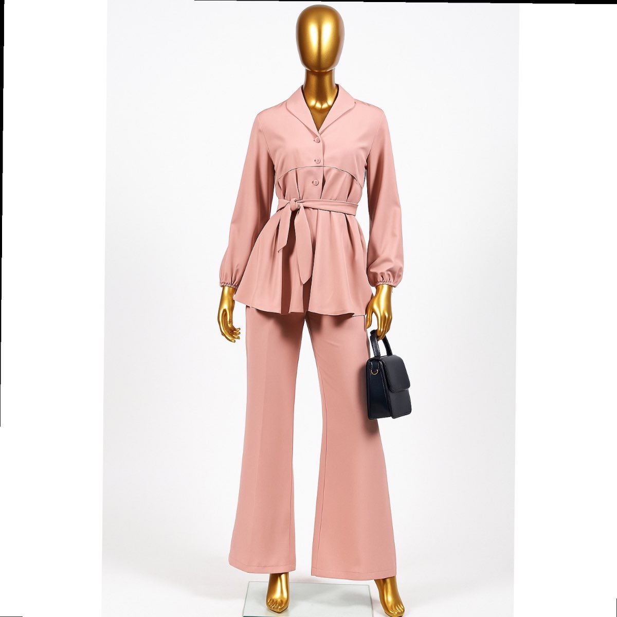 Robe longue beige femme élégante et ensemble pantalon chemise moderne