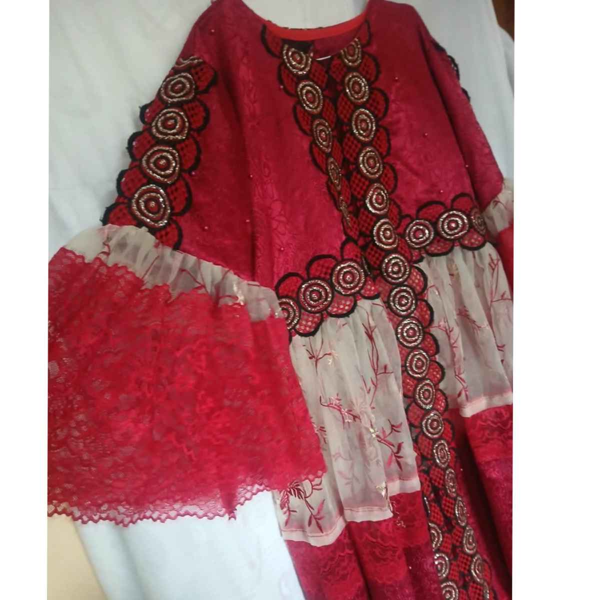 Robe femme soie dentelle élégante cérémonie, broderie florale chic