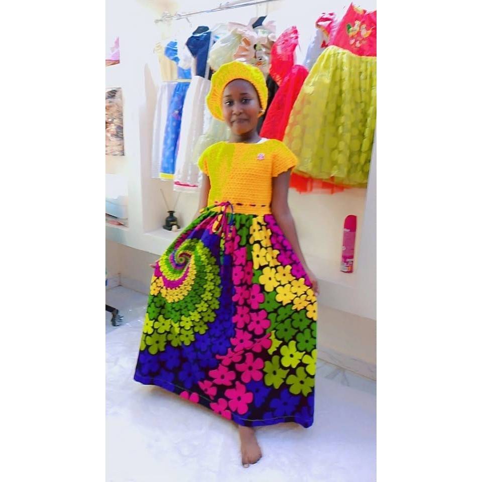 Robe fille wax artisanale en tricot et wax, robe festive colorée S