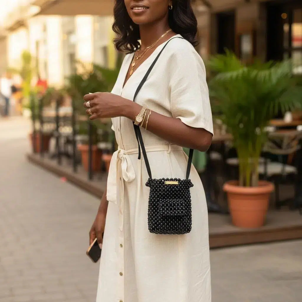 Sac Bandoulière Noir à Perles - Élégance Bohème Artisanale