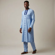 Ensemble homme bleu élégant en coton, chemise brodée traditionnelle chic
