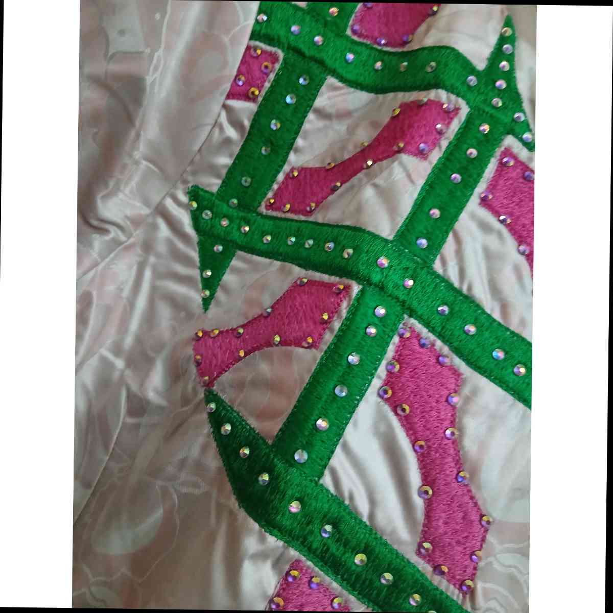 Robe Geztner rose broderies, longue satinée, élégante cérémonie femme