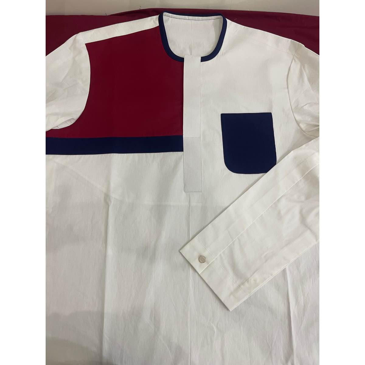 Chemise homme élégante coton blanc bordeaux bleu, col rond, coupe droite