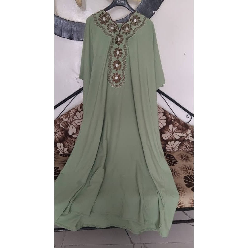 Robe Longue Vert Sauge Coton Suisse - Raffinement Brodé