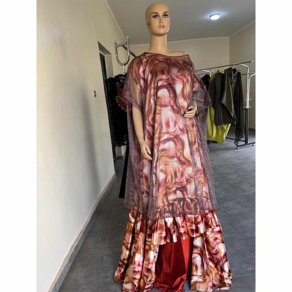 Robe Artistique Flottante Abstraite Élégante - Polyvalence et Charme