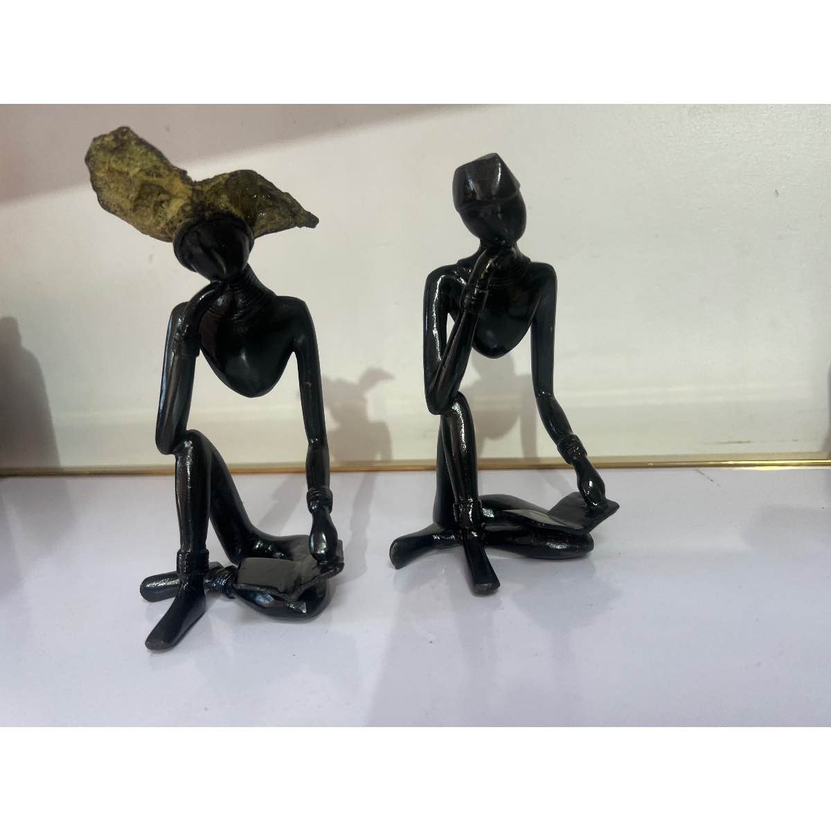Paire de statue décorative en bronze noir