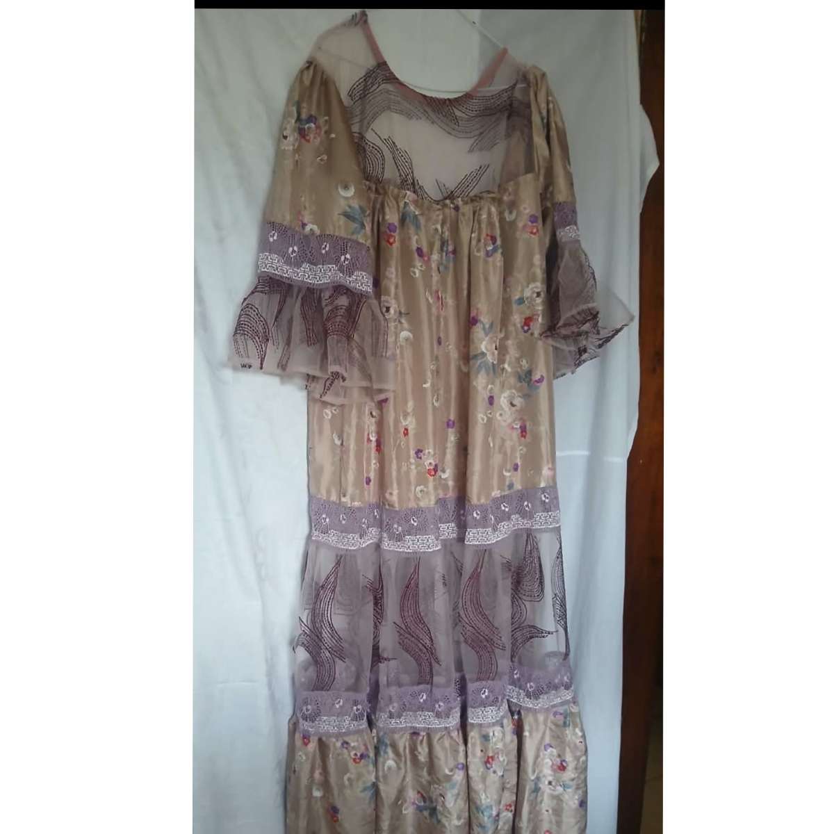 Robe longue bohème chic femme soie et dentelle élégante manches évasées
