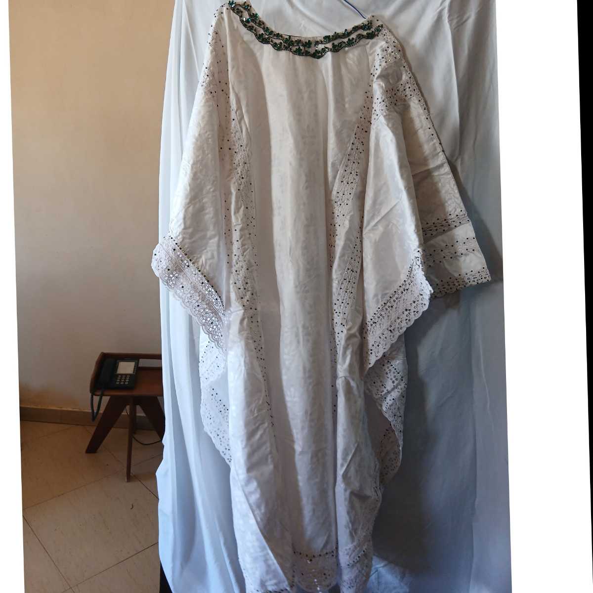 Grand boubou femme blanc et vert