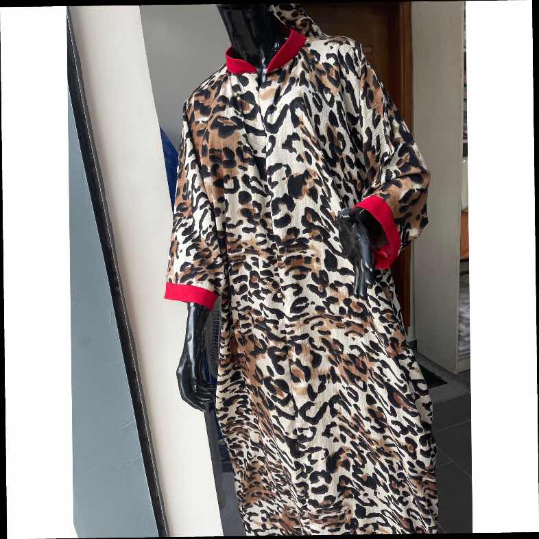 Tunique femme imprimé léopard ample XL XXL chic, élégante et moderne