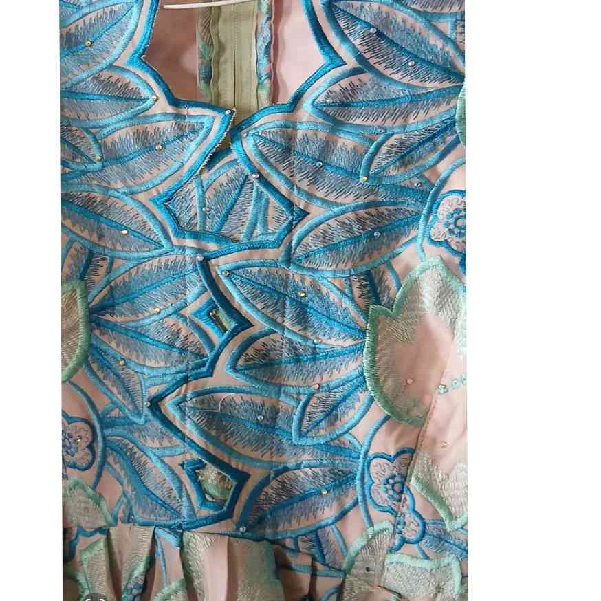Ensemble jupe et haut brodé bleu femme, chic et élégant cérémonie