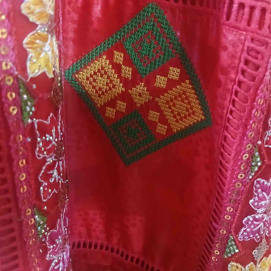 Robe geztner brodée rouge longue élégante, robe africaine femme cérémonie