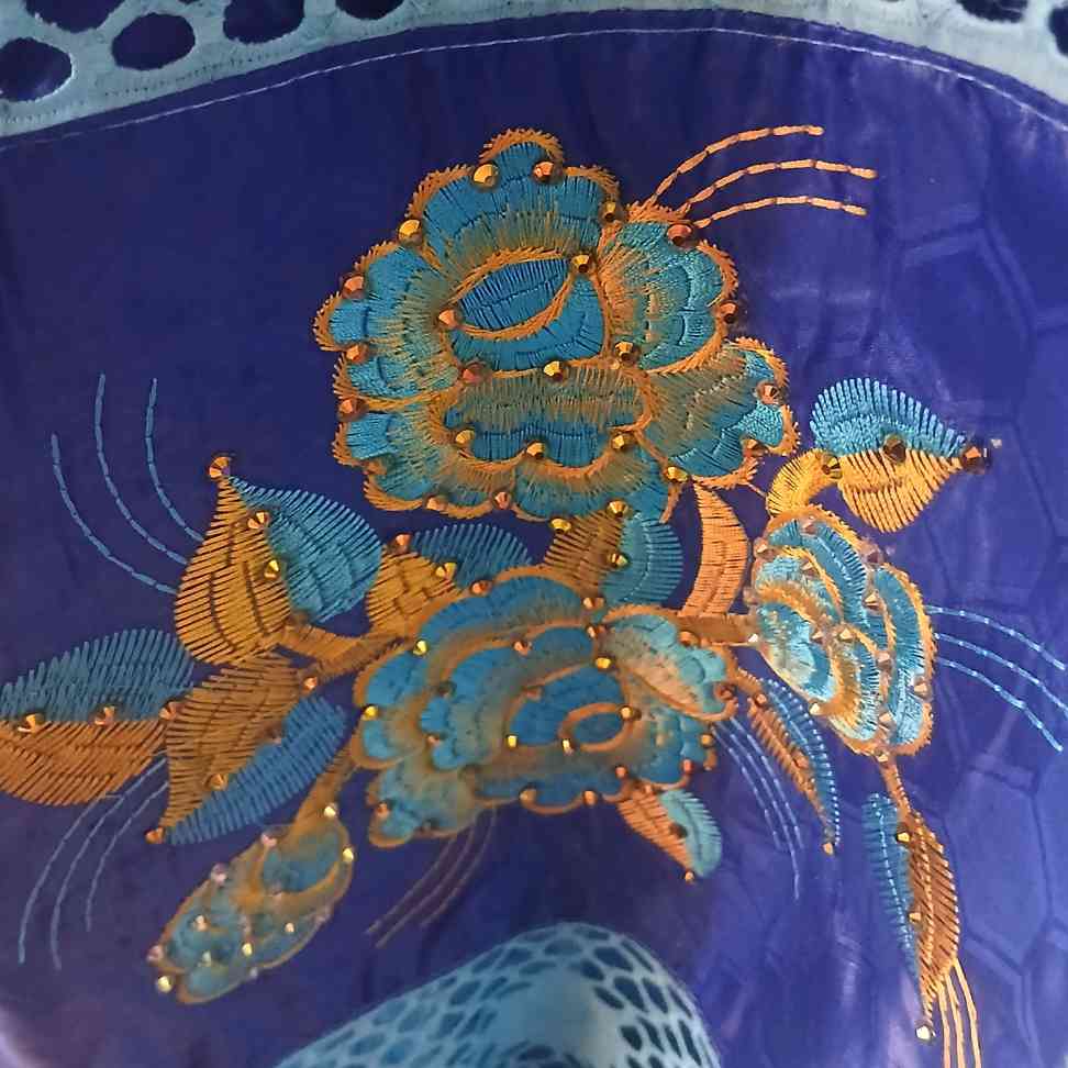 Robe bazin bleu brodée élégante robe africaine de cérémonie femme