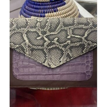 Sac à main femme cuir effet croco, élégant et structuré, fermoir argenté