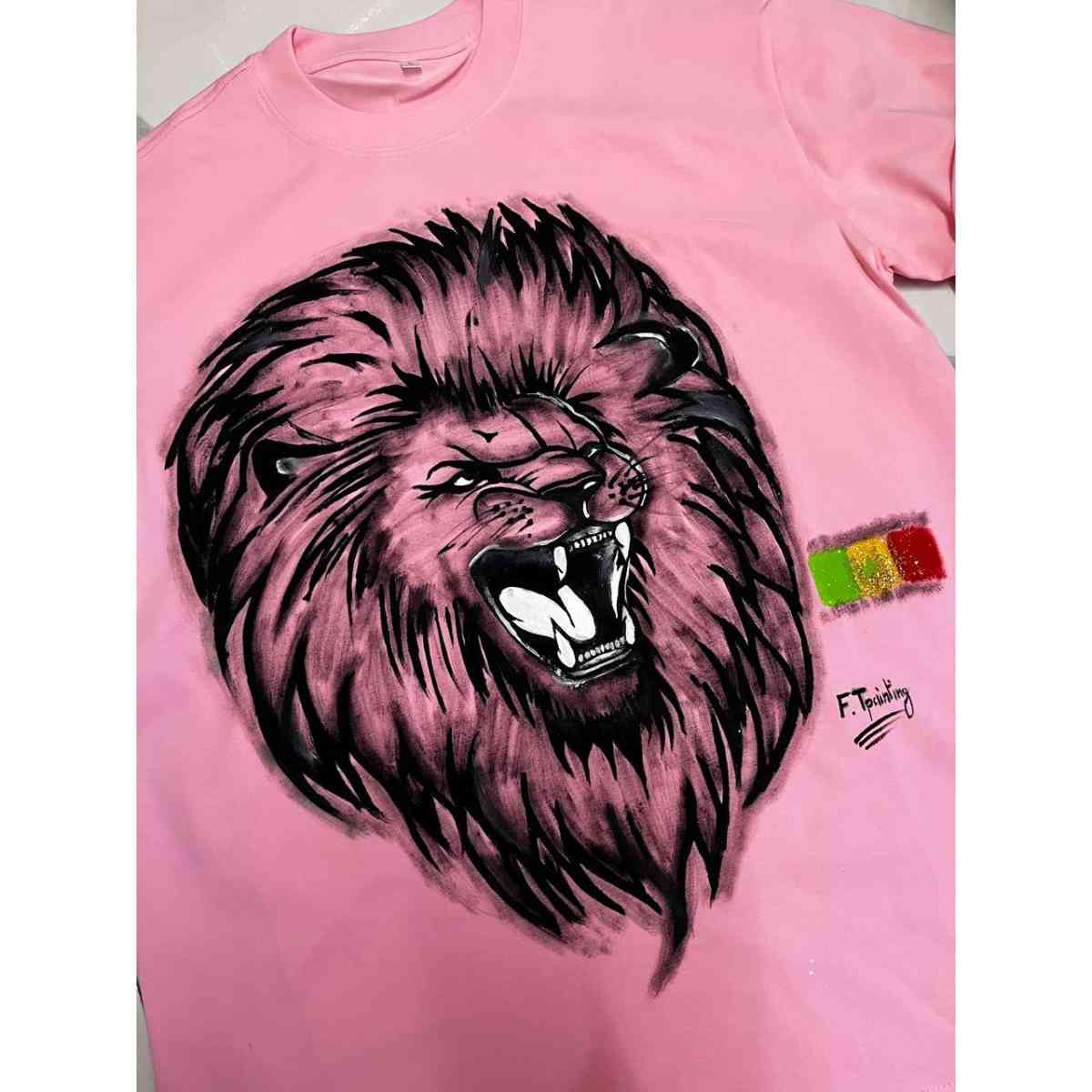 T-shirt peint à la main lion rugissant, original et unique, cadeau artistique