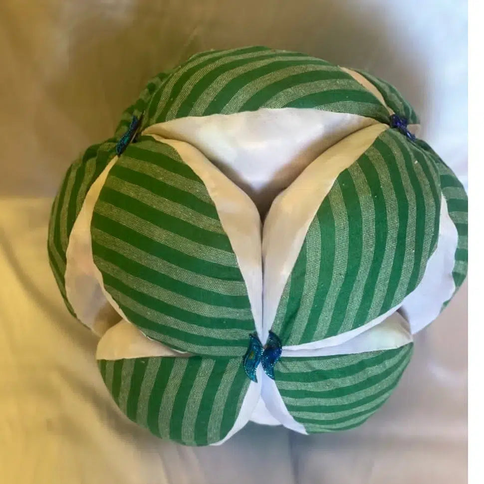 Coussin rond pour dos vert et blanc ( 30x30cm)