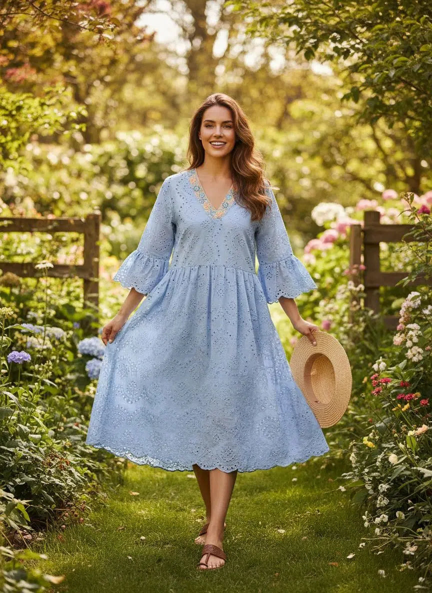 Robe bohème chic bleu ciel élégante pour un été irrésistible