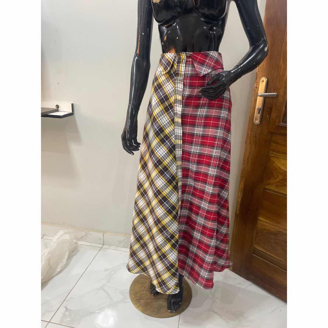 jupe femme élégante en rouge et jaune pour un style irrésistible